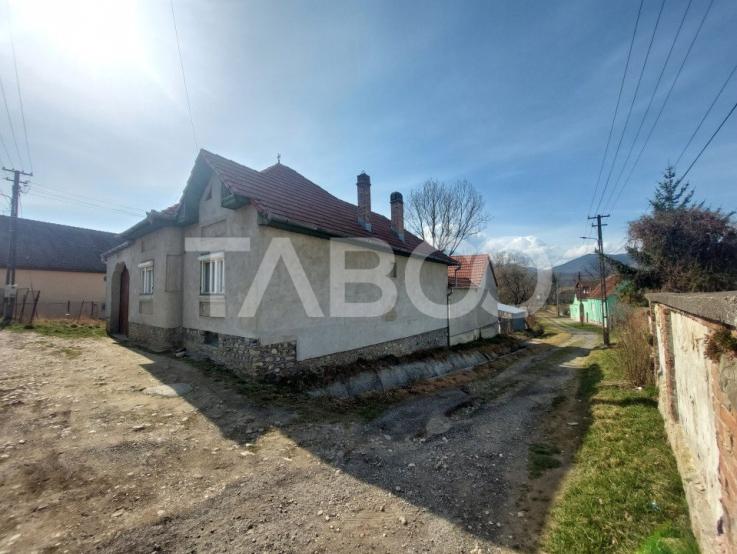 Casa individuala de vanzare cu teren de 1849 mp in Sacel Sibiu