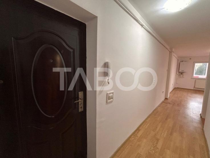 Garsoniera de vanzare 45 mpu balcon inchis zona Tilisca in Sibiu