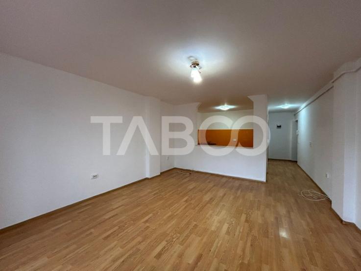 Garsoniera de vanzare 45 mpu balcon inchis zona Tilisca in Sibiu