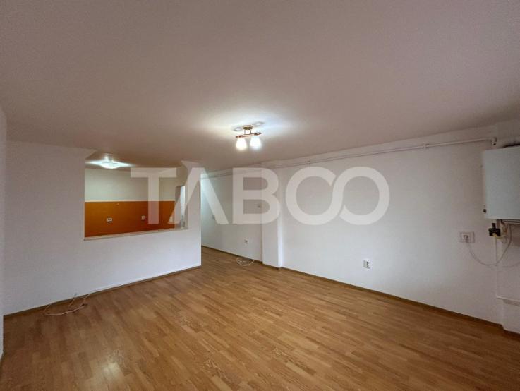 Garsoniera de vanzare 45 mpu balcon inchis zona Tilisca in Sibiu