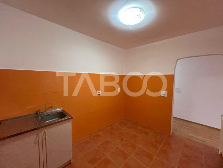 Garsoniera de vanzare 45 mpu balcon inchis zona Tilisca in Sibiu