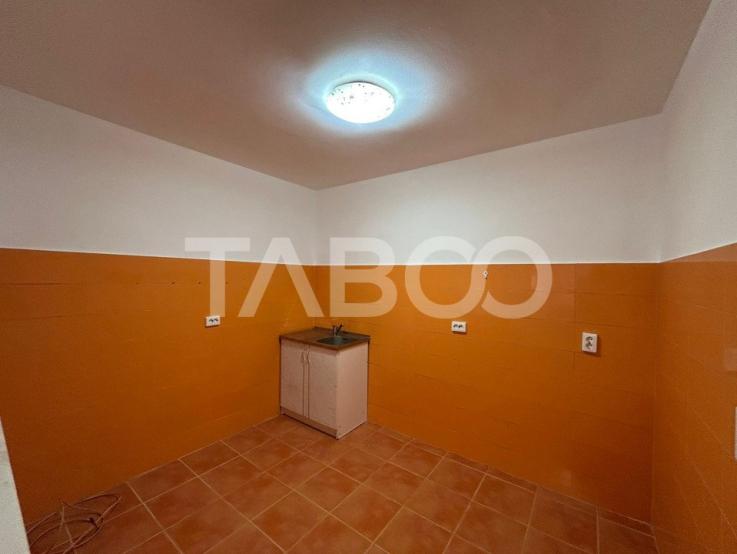 Garsoniera de vanzare 45 mpu balcon inchis zona Tilisca in Sibiu