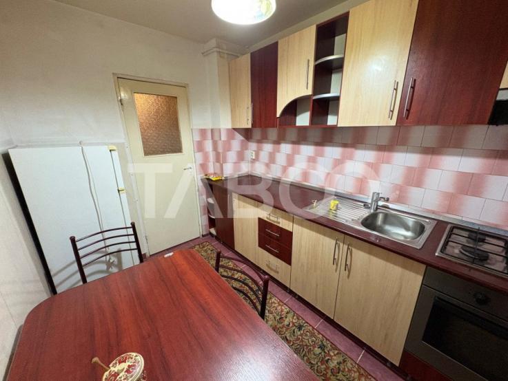 Apartament de inchiriat 3 camere decomandate 56 mpu Vasile Aaron Sibiu