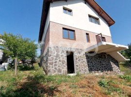 Casa individuala de vanzare 780 mp teren garaj pivnita in Daia Sibiu