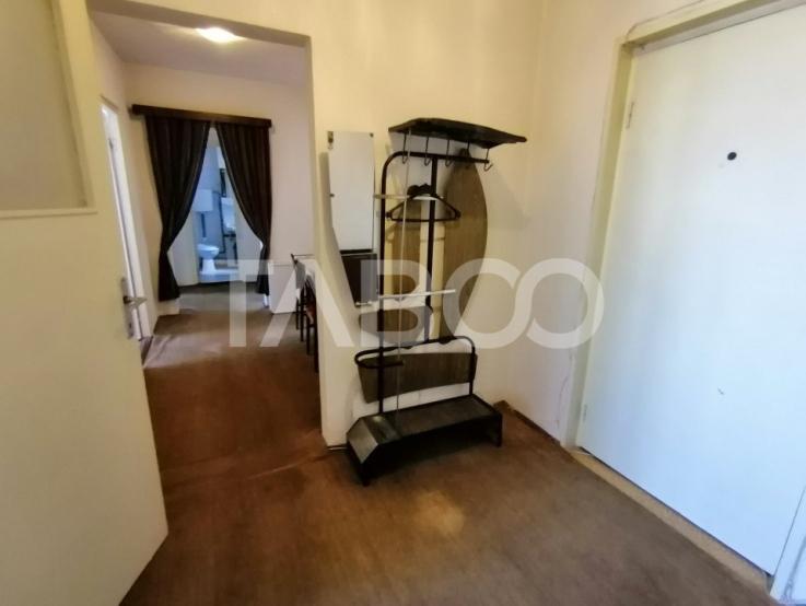 Apartament decomandat de vanzare cu 3 camere balcon zona Mihai Viteazu