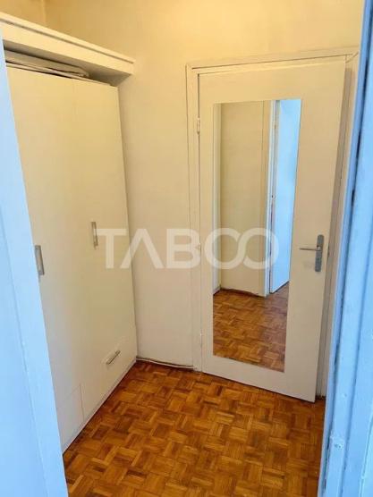 Apartament de vanzare 2 camere balcon langa scoala Terezian