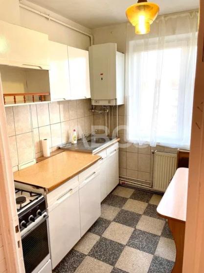 Apartament de vanzare 2 camere balcon langa scoala Terezian