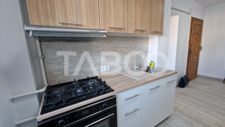 Apartament 2 camere de inchiriat la etajul 2 cu balcon zona Siretului