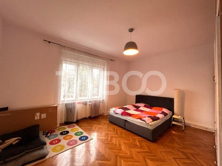 Apartament de vanzare 4 camere 2 bai balcon curte comuna 147 mpu Sibiu