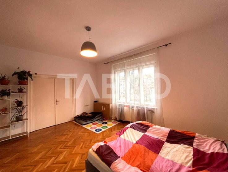 Apartament de vanzare cu 4 camere 2 bai balcon 147 mpu in Sibiu