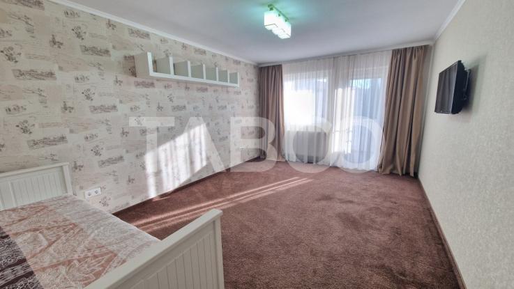 Apartament de vanzare 3 camere 2 bai + gradina proprie balcon parcare