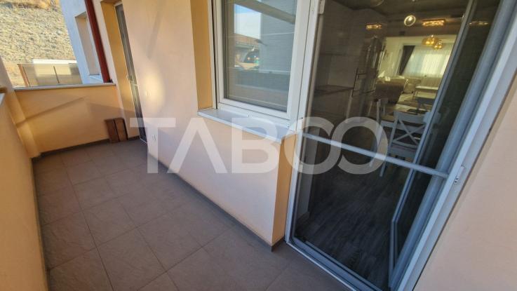 Apartament de vanzare 3 camere 2 bai + gradina proprie balcon parcare