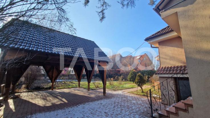 Casa 5 camere cu garaj si teren 961 mp de vanzare Sibiu zona Centrala