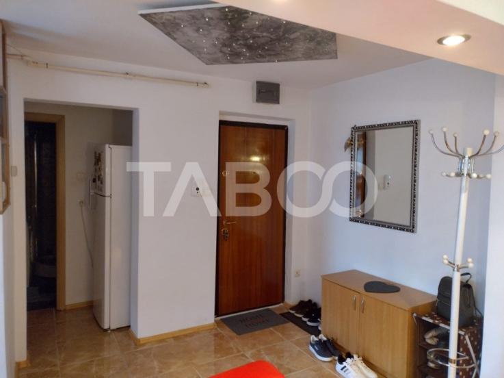 Apartament 2 camere de vanzare 44 mpu balcon zona Siretului