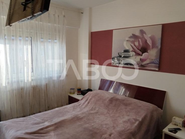 Apartament 2 camere de vanzare 44 mpu balcon zona Siretului