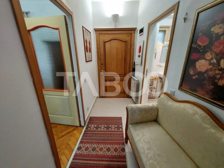 Apartament de vanzare 3 camere 77 mpu anexa pivnita Centru Istoric