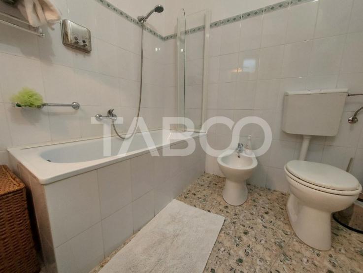 Apartament de vanzare 3 camere 77 mpu anexa pivnita Centru Istoric