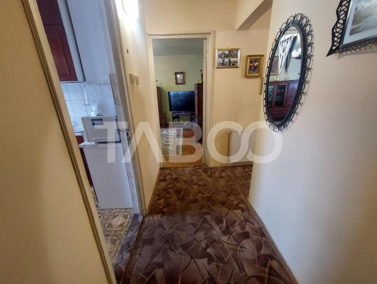 Apartament de vanzare 4 camere 2 bai etaj intermediar zona Strand