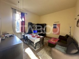 Apartament la casa 85 mp utili 3 camere la parter zona Sub Arini