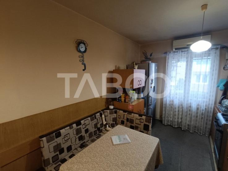 Apartament 3 camere 64mp utili mobilat utilat balcon Cetate Alba Iulia