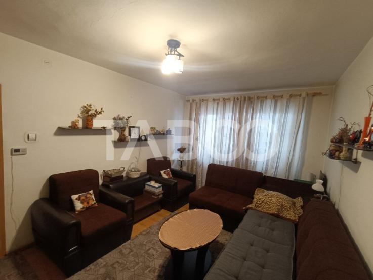 Apartament 3 camere 64mpu mobilat utilat balcon zona Cetate Alba Iulia