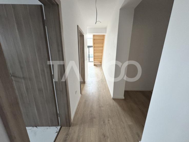 Apartament la cheie decomandat 4 camere 2 bai 87 mp balcon si parcare