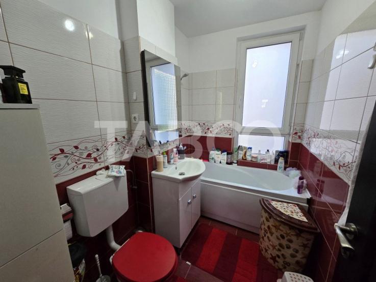 Apartament decomandat 3 camere 2 bai balcon etaj 1 Arhitectilor Sibiu