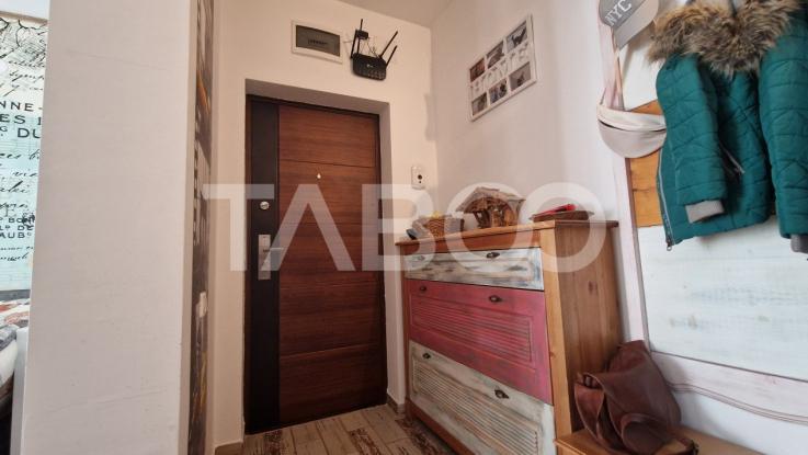 Apartament decomandat 2 camere pod depozitare parcare si 2 balcoane