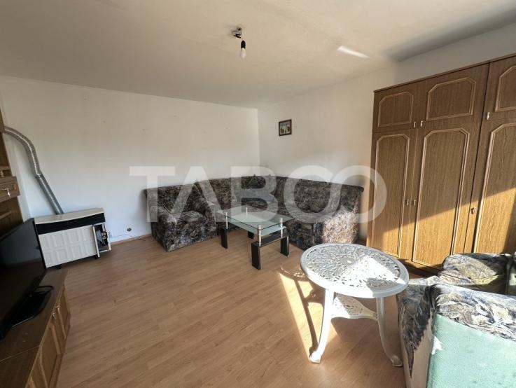 Apartament decomandat 2 camere boxa la subsol zona Titu Pertia