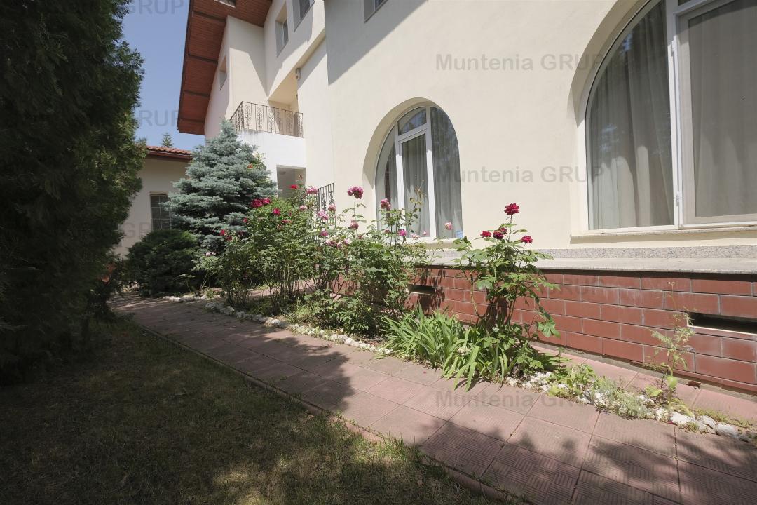 BANEASA - Dobrogeanu Gherea, vila 16 camere plus 1.260 mp. teren