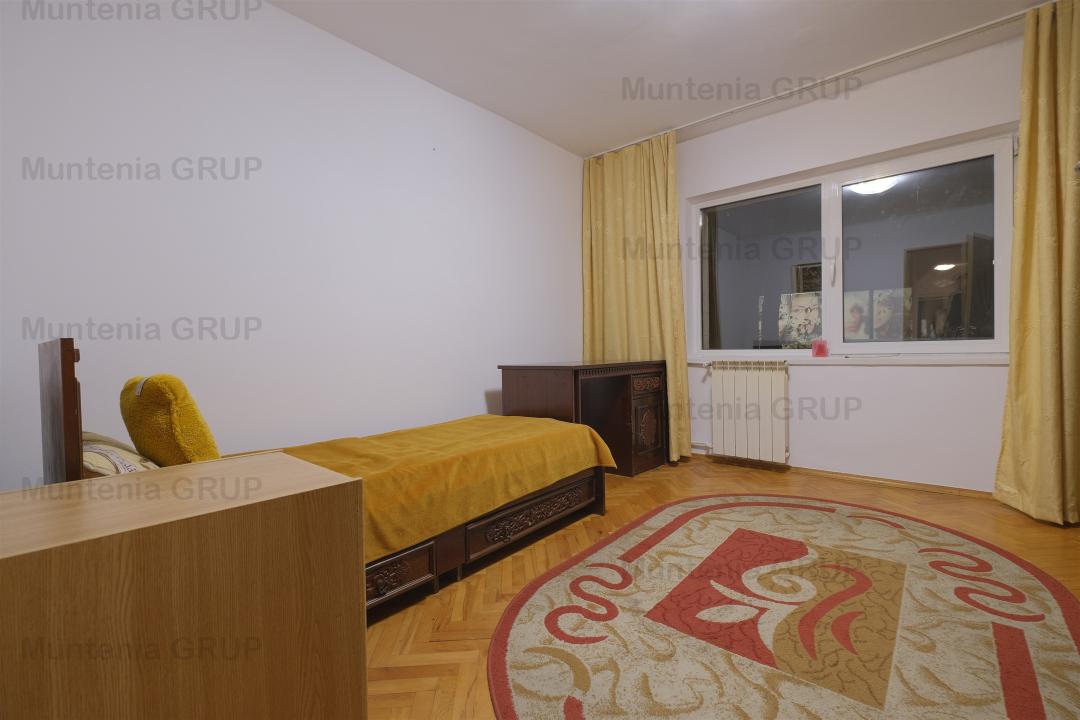 Barbu Vacarescu - Str. Opanez, in bloc 1992 la etajul 1, apartament 3 camere