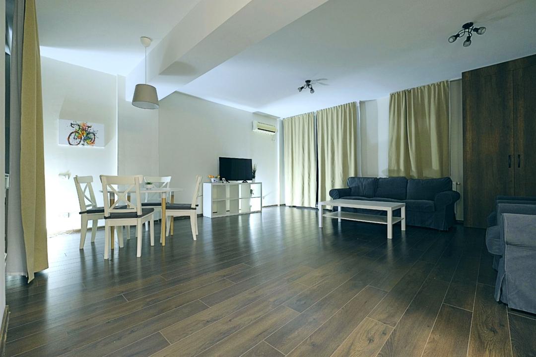 Vitan Mall (adiacent), apartament 2 camere 79 mp. - Lux in bloc 2010