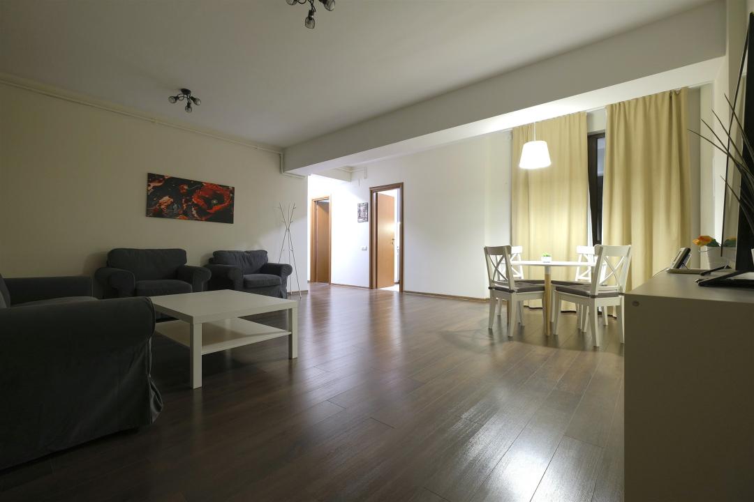 Vitan Mall (adiacent), apartament 2 camere 79 mp. - Lux in bloc 2010