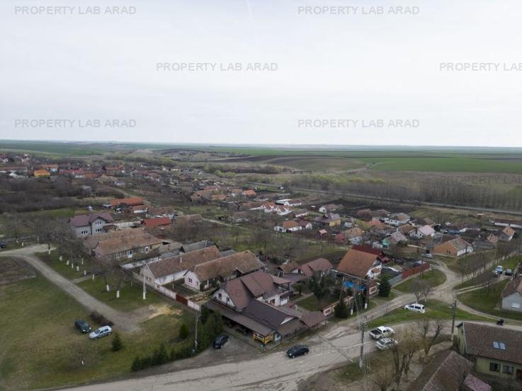 Proprietate imobiliară multifuncțională în Vinga