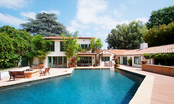 Pink isi vinde casa din Los Angeles pentru 3,5 milioane de dolari