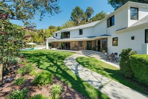Scarlett Johansson a cumpărat o nouă locuinţă în Los Angeles