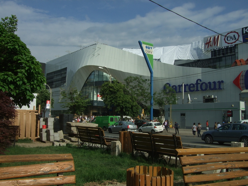 Cand e gata pana la urma cel mai mare si mai grabit mall din Romania?