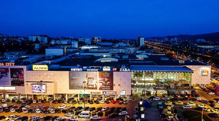 Tranzactie SOC! Iulian Dascalu vinde 50% din mall-urile detinute in Romania